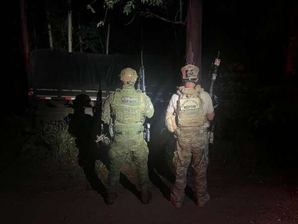 Brasil incauta 600 cajas de cigarrillos paraguayos de contrabando - Policiales - ABC Color