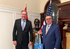 Leite recibe a Dentalclean y celebra su decisión de radicarse en Paraguay - ADN Digital