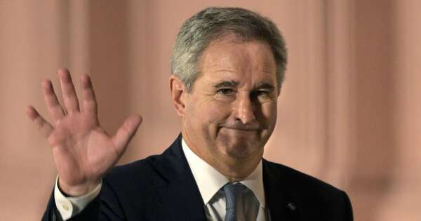 La Nación / Gobierno argentino nombra canciller a secretario de Finanzas y ex JP Morgan