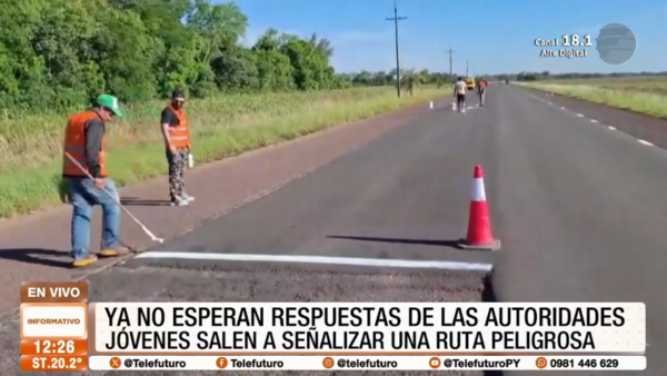 Jóvenes señalizan ruta peligrosa ante falta de acción del MOPC