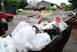 Polémica por privatización: vecinos de Asunción sitiados por la basura  - Nacionales - ABC Color