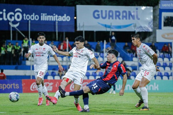 Versus / ¡General Caballero da el golpazo y borra a Cerro de la Copa Paraguay!