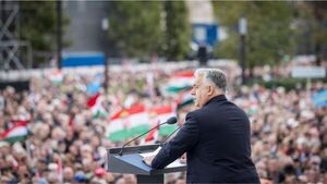 Miles de húngaros marchan en apoyo a Viktor Orbán en una “marcha por la paz”