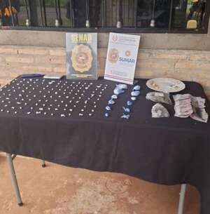 Incautan drogas y detienen a un hombre durante allanamiento en J. A. Saldívar  - Policiales - ABC Color