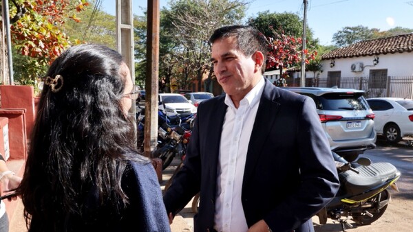 Baruja admite que usó a funcionario como chofer de rodado de Senabico