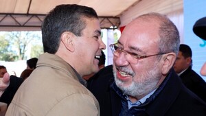 Itaipú: “Festín” de jugosos salarios incluye a familiares de políticos