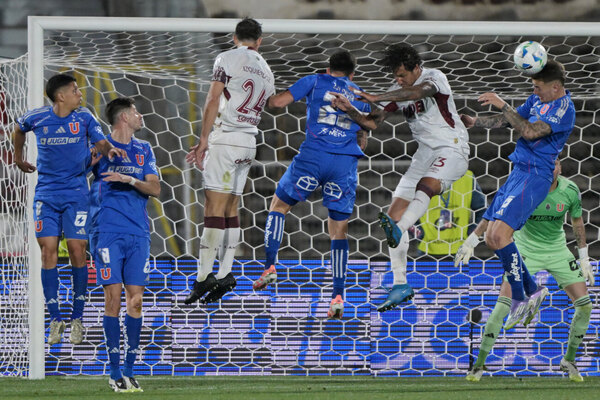 Versus / Lanús no puede liquidar y la U de Chile rescata el empate