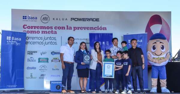 La Nación / ¡Paraguay lo logró! Nutrihuevos bate el Guinness World Records con la mayor distribución de huevos revueltos del mundo