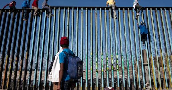 La Nación / Estiman 14 millones de inmigrantes latinos en situación irregular en EE. UU.