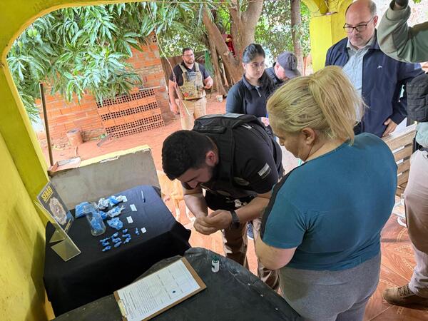 Detienen a mujer vinculada al microtráfico de cocaína en ypané