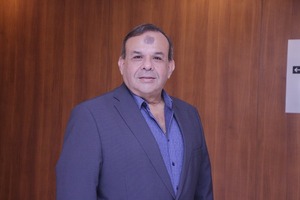 Presidente de aseguradora resalta crecimiento macroeconómico y pide que ese beneficio llegue a todos