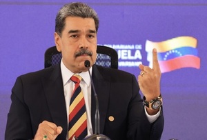 Maduro ordena a los venezolanos iniciar una "huelga general" en caso de ataque contra el país