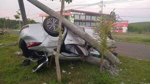 Milagro en Saltos del Guairá: estudiante brasileño de medicina sobrevive a espectacular vuelco