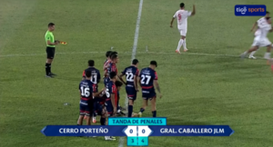 Versus / La desazón del "Bocón" Torres tras su penal errado en la Copa Paraguay