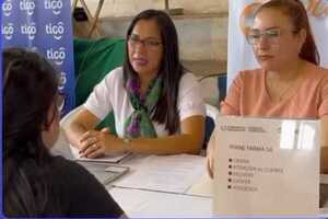 Popular / Expo empleo con 1400 vacancias laborales en la Gobernación de Alto Paraná 