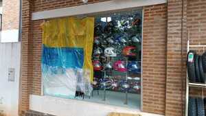 Audaz robo en local de repuestos para motocicletas en Barrio Santa María