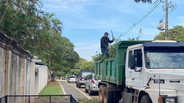 Luis Bello dejó plantados a vecinos que piden suspender la instalación de una estación de servicios