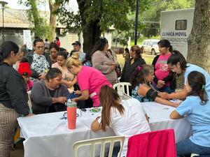 Día de Gobierno en Cambyretá: exitosa jornada del Octubre Rosa en el Barrio La Amistad