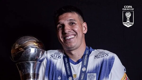 El posteo de Pablo Zeballos con la Copa Paraguay fue “de casualidad”