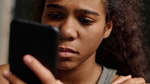 Amarre y sextorsión: el engaño que arrastra a las víctimas a una trampa virtual