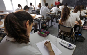 MEC recuerda a colegios privados que no pueden negar derecho a examen por mora en cuotas | Unicanal