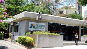 Los beneficiados de festín en Itaipú son miserables, dice Roa