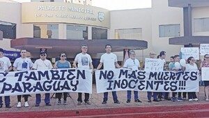 En Pedro Juan Caballero, la población salió a las calles para protestar contra los sicarios