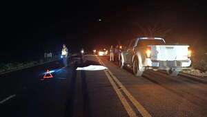 Camioneta del Ministerio de Salud guiada por policía provoca accidente fatal en Amambay - Policiales - ABC Color