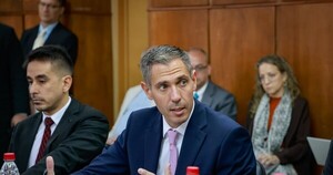 El Gobierno cierra acuerdos para instalar data centers, pero todavía no define cómo regularlos