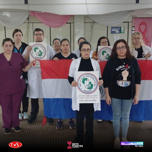 MÉDICOS DEL IPS ENCARNACIÓN SE ADHIEREN A LA PROTESTA NACIONAL EN APOYO A ANESTESIÓLOGOS RENUNCIANTES - «TVS DIGITAL»