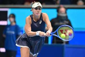Rybakina se retira por lesión y Noskova definirá el título con Bencic - Tenis - ABC Color