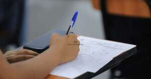 La Nación / Colegios privados que nieguen exámenes a alumnos en mora serán sancionados, advierten