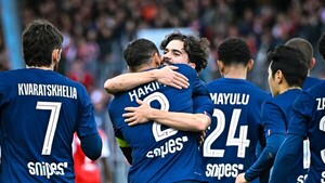 Achraf Hakimi reconduce al PSG