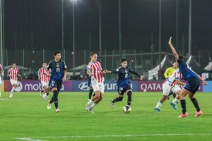 Versus / ¡A Paraguay se le escapa la victoria en la última!