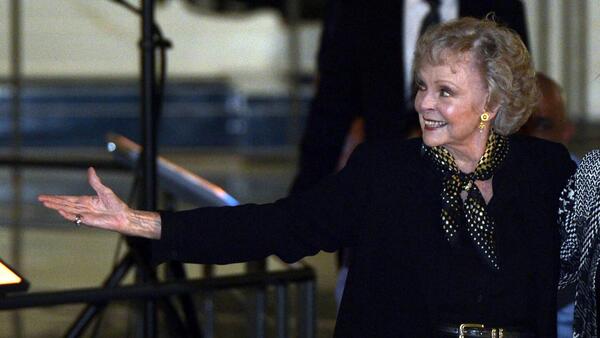 Muere a los 100 años June Lockhart, actriz de Lassie y Perdidos en el espacio