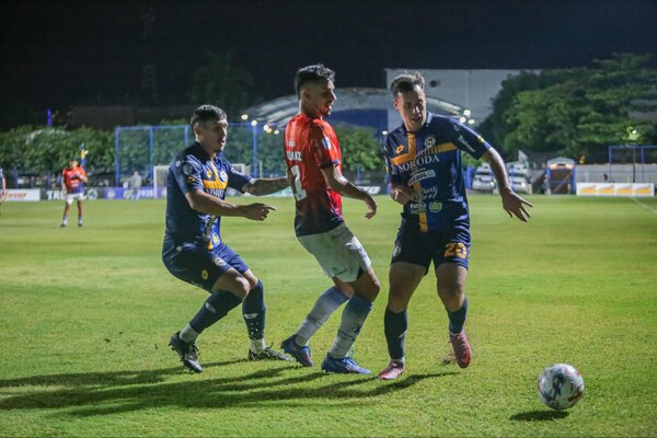 Sobre el final, Trinidense derrotó a 2 de Mayo