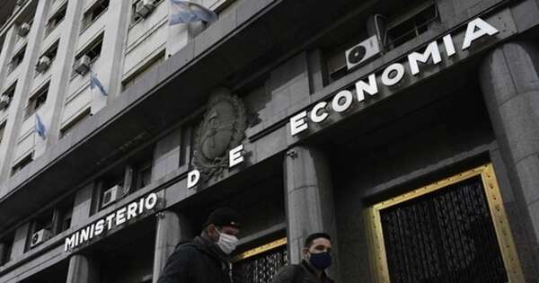 La Nación / Condición de Trump: “Si Milei no gana...”