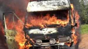 Susto en plena ruta PY02: Furgoneta se incendia en Minga Guazú