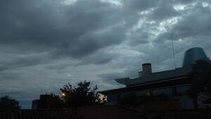Domingo con ambiente fresco y lluvias durante la jornada