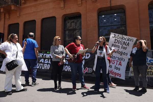 Caja Fiscal: sindicato del MEF se pronuncia en contra de la reforma - Economía - ABC Color