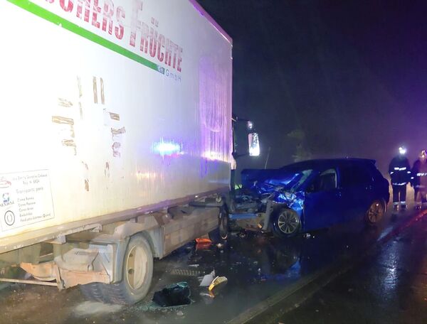 Choque frontal entre automóvil y camión frigorífico deja un herido grave en Ruta PY05. - Concepción al Día