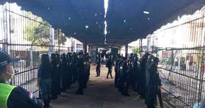 La Nación / Policía interviene Tacumbú tras riña entre internos