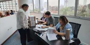 Argentinos en Paraguay votan en elecciones legislativas del país vecino - Mundo - ABC Color