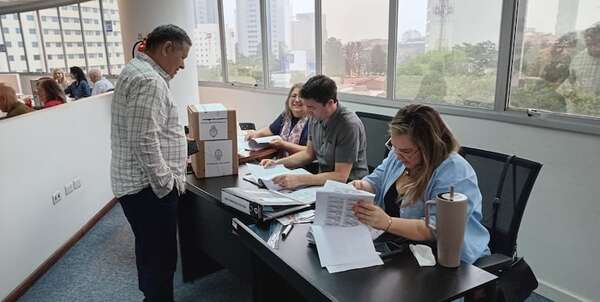 Argentinos en Paraguay votan en elecciones legislativas del país vecino - Mundo - ABC Color