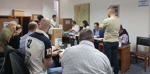 Argentinos residentes en Paraguay ejercen su voto para elegir a representantes legislativos