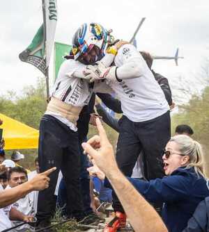 Por primera vez, Gustavo Saba ganó el Transchaco Rally - trece