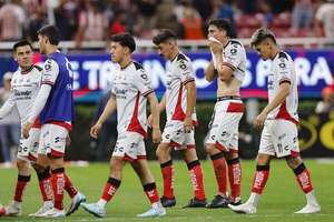 Chivas golea en el clásico al Atlas del paraguayo González - Fútbol Internacional - ABC Color