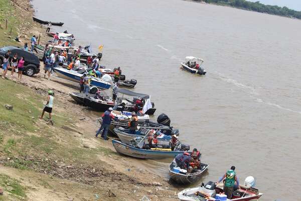 Puerto Antequera vivió un fin de semana de pesca y fiesta pese a la lluvia - Nacionales - ABC Color