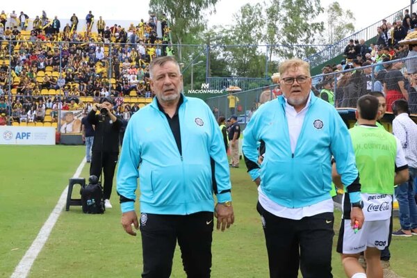 Versus / Ever Hugo Almeida apuntó contra el arbitraje: "Es preocupante"