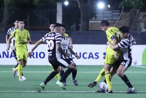 Versus / Recoleta logró agónico empate ante Libertad y condenó a General Caballero